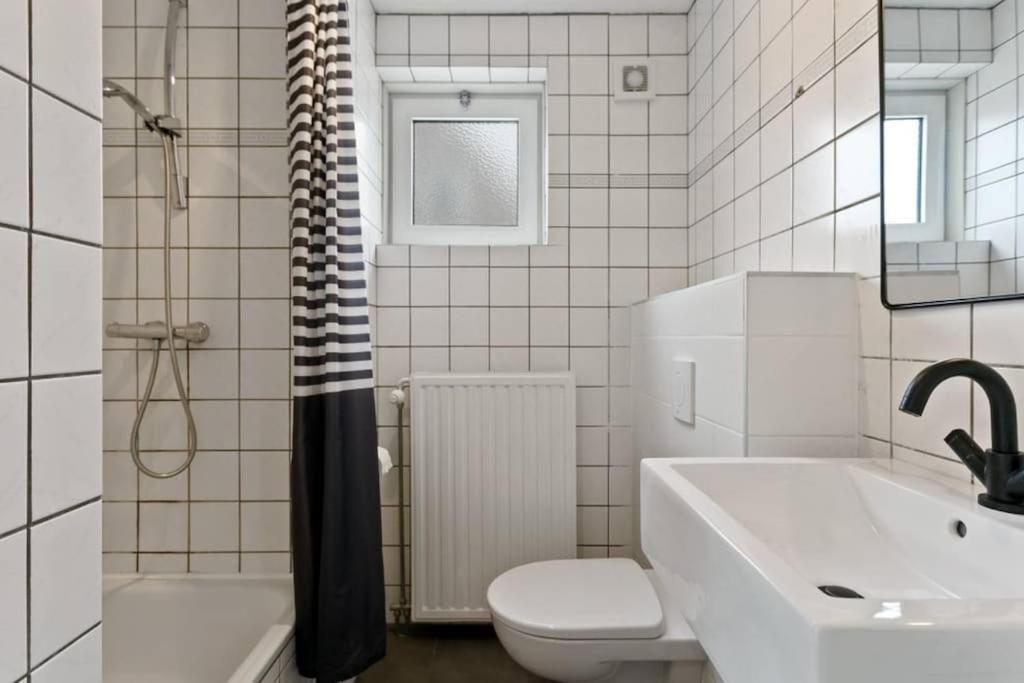 Huebsches Ferienhaus In Ouddorp - Fusslaeufig Zum Strand Und Zentrum Bagian luar foto