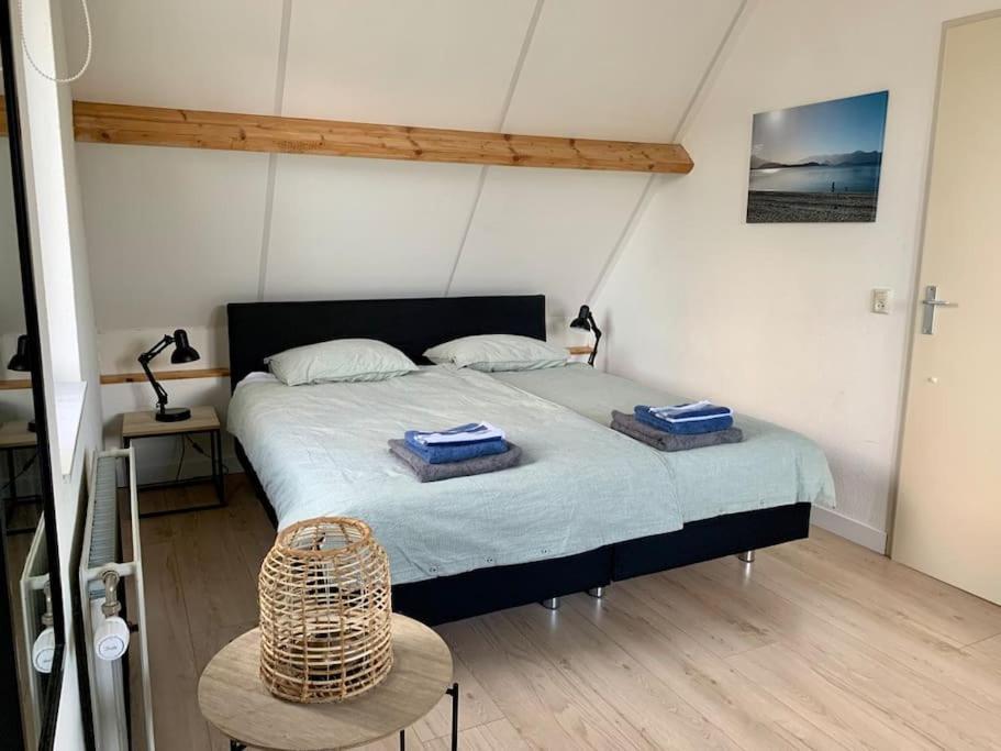 Huebsches Ferienhaus In Ouddorp - Fusslaeufig Zum Strand Und Zentrum Bagian luar foto