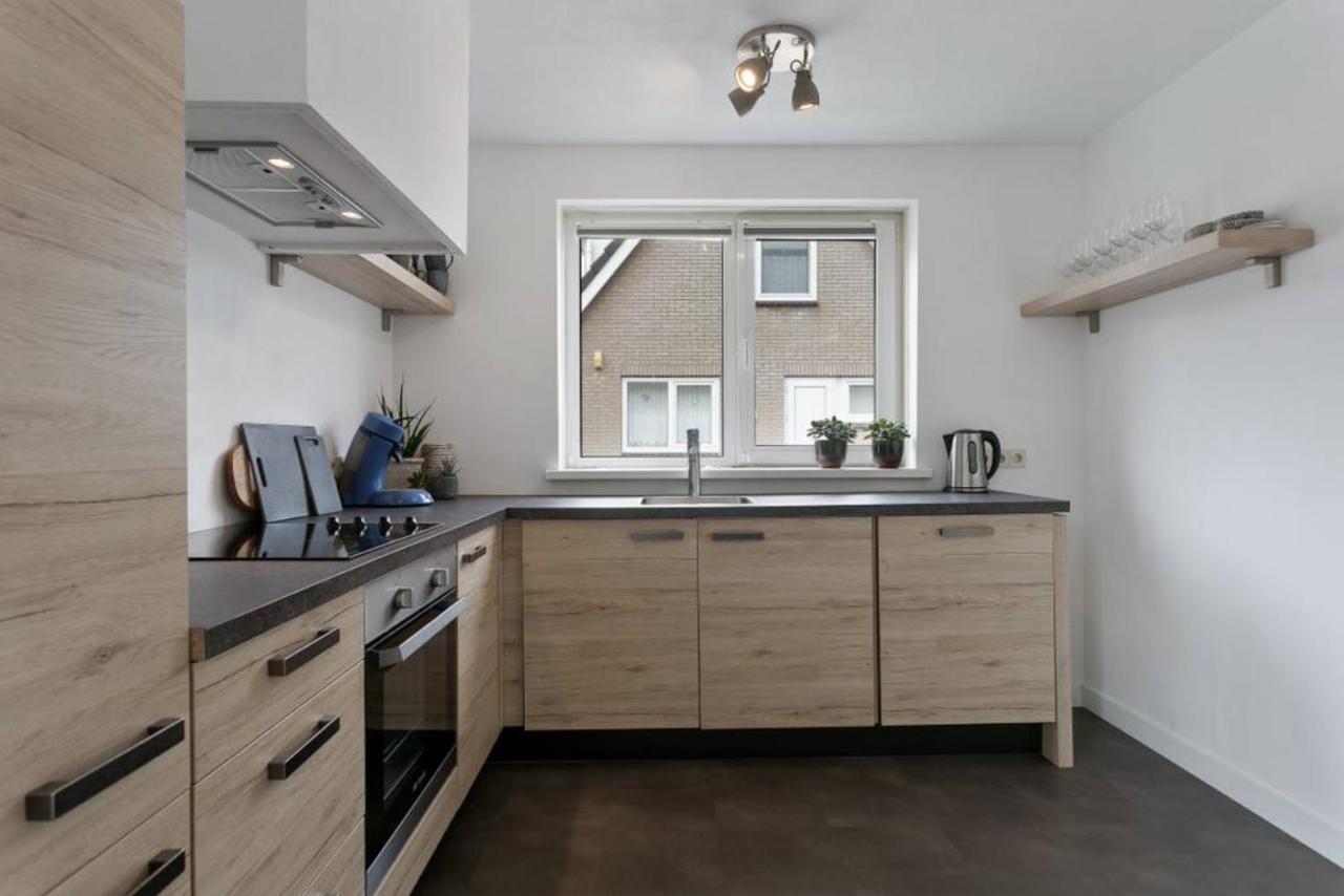 Huebsches Ferienhaus In Ouddorp - Fusslaeufig Zum Strand Und Zentrum Bagian luar foto