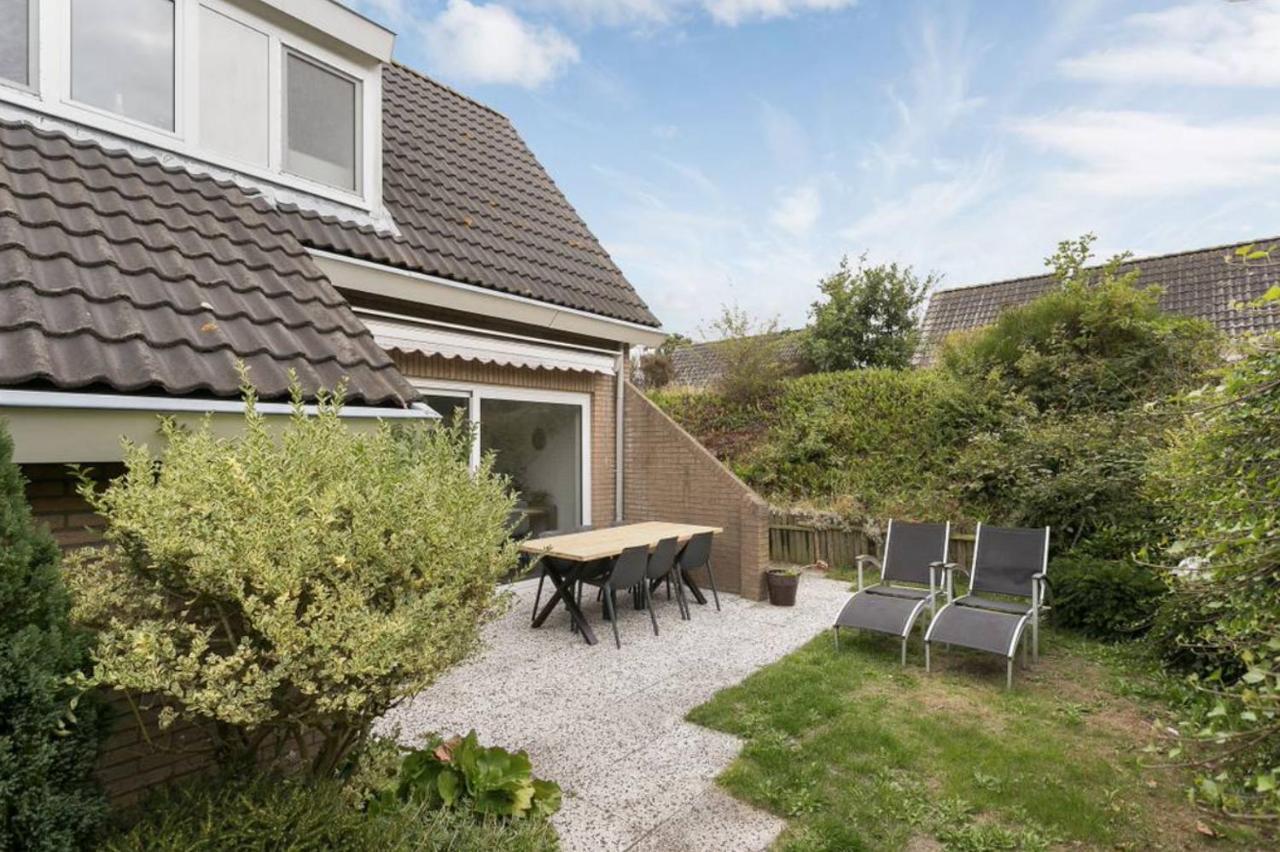Huebsches Ferienhaus In Ouddorp - Fusslaeufig Zum Strand Und Zentrum Bagian luar foto