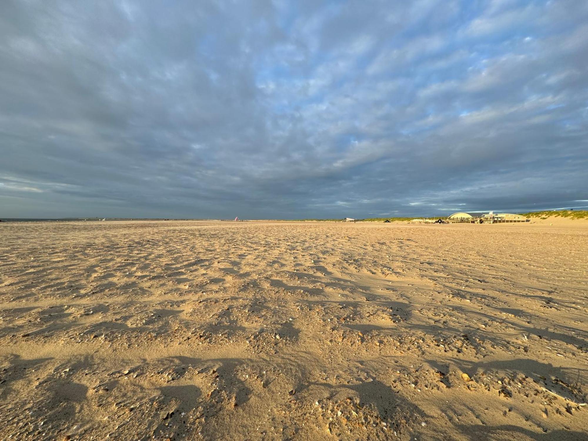 Huebsches Ferienhaus In Ouddorp - Fusslaeufig Zum Strand Und Zentrum Bagian luar foto